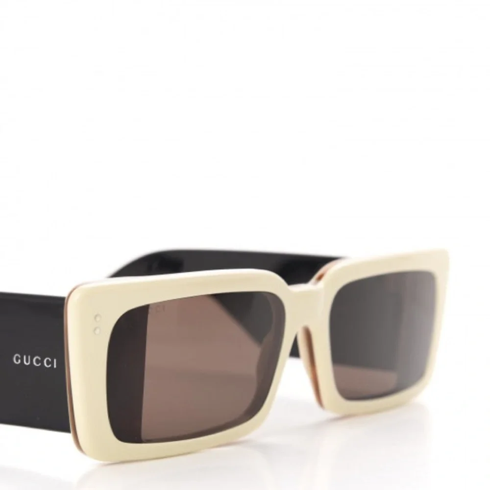 New GUCCI Acetate Rectangular Flap GG0543S Sunglasses White Black